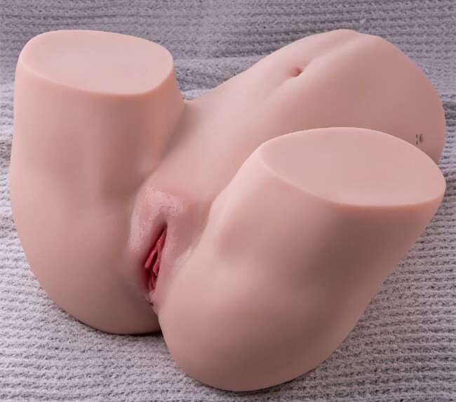 Gina Thrusting Masturbator