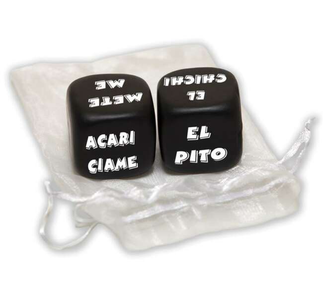 Set of 2 Dice Kiss Me